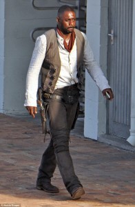 Idris-Elba-The-Dark-Tower1-paslanmazkalem